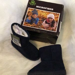 NWT Dawgs Microfiber Slip-Resistant Boots 6-7